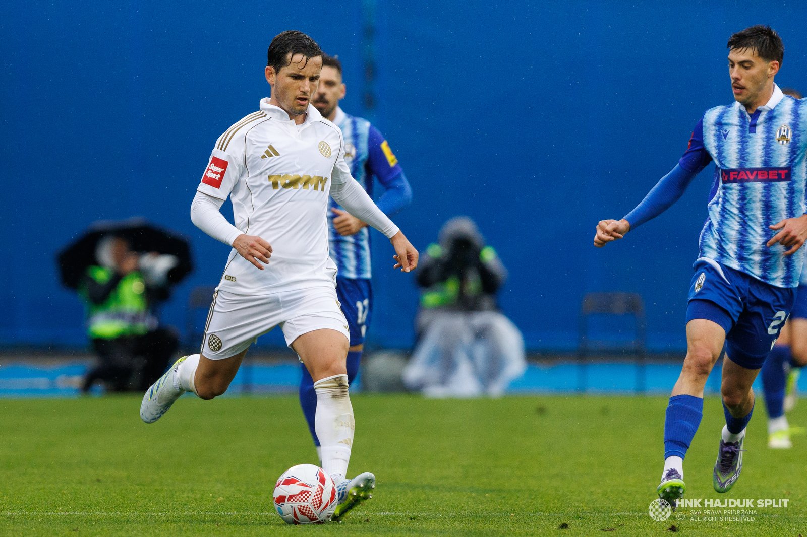 Hugo Guillamón — Hajduk Split acción
